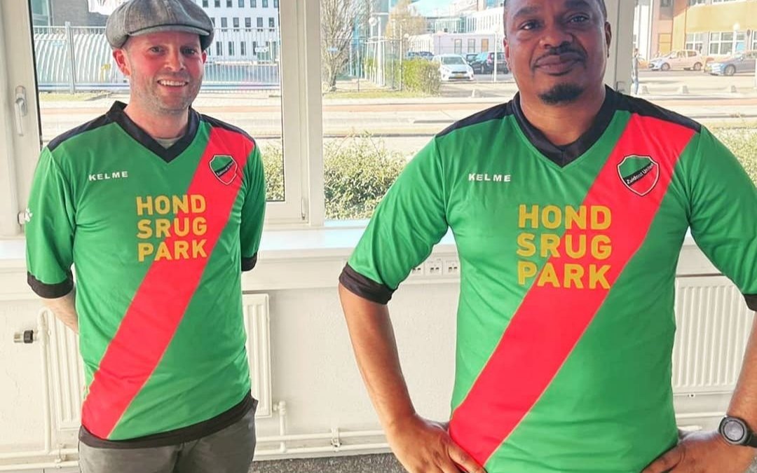 Hondsrugpark sponsor van voetbalclub Zuidoost United