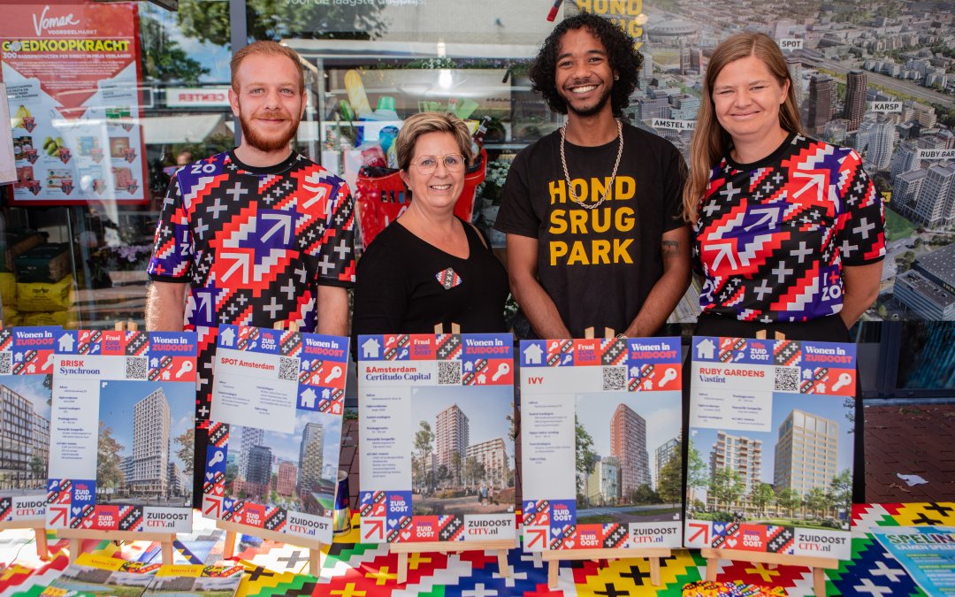 Informatie over Hondsrugpark geven op de markt